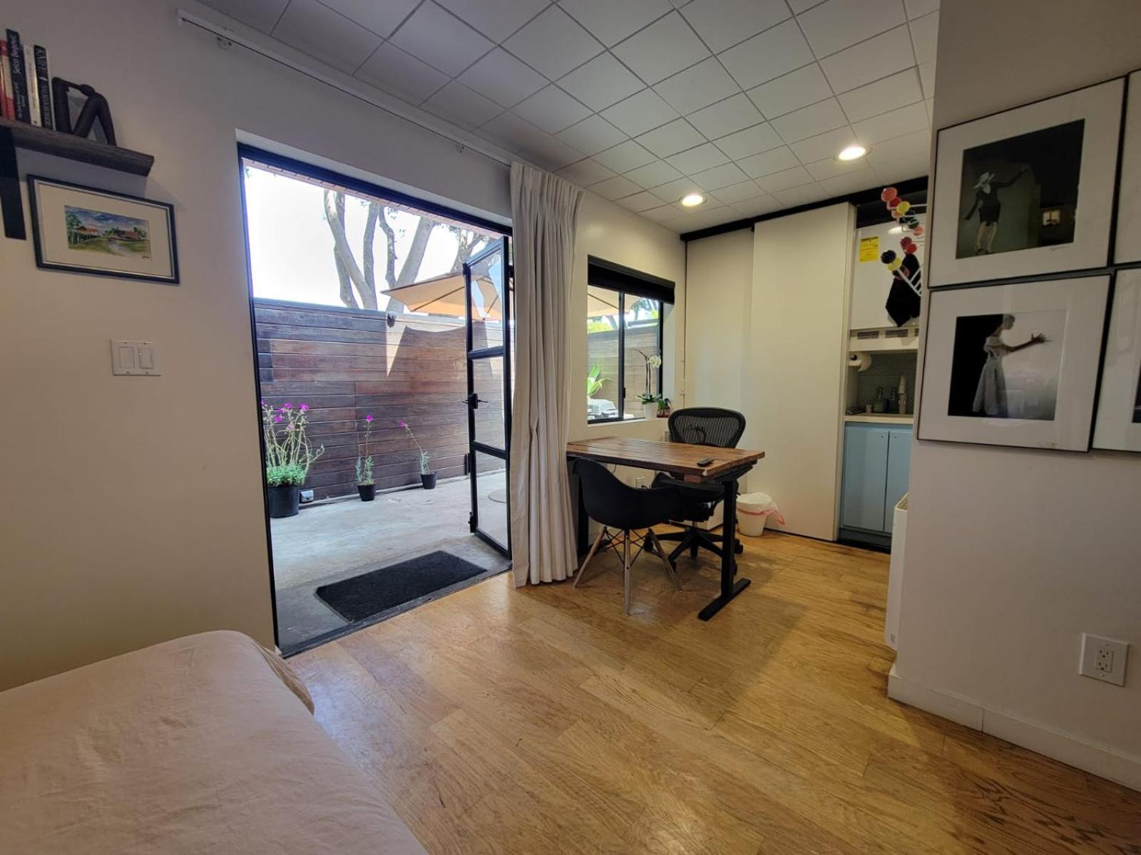 Hébergement de vacances Venice With Large Private Patio Steps To The