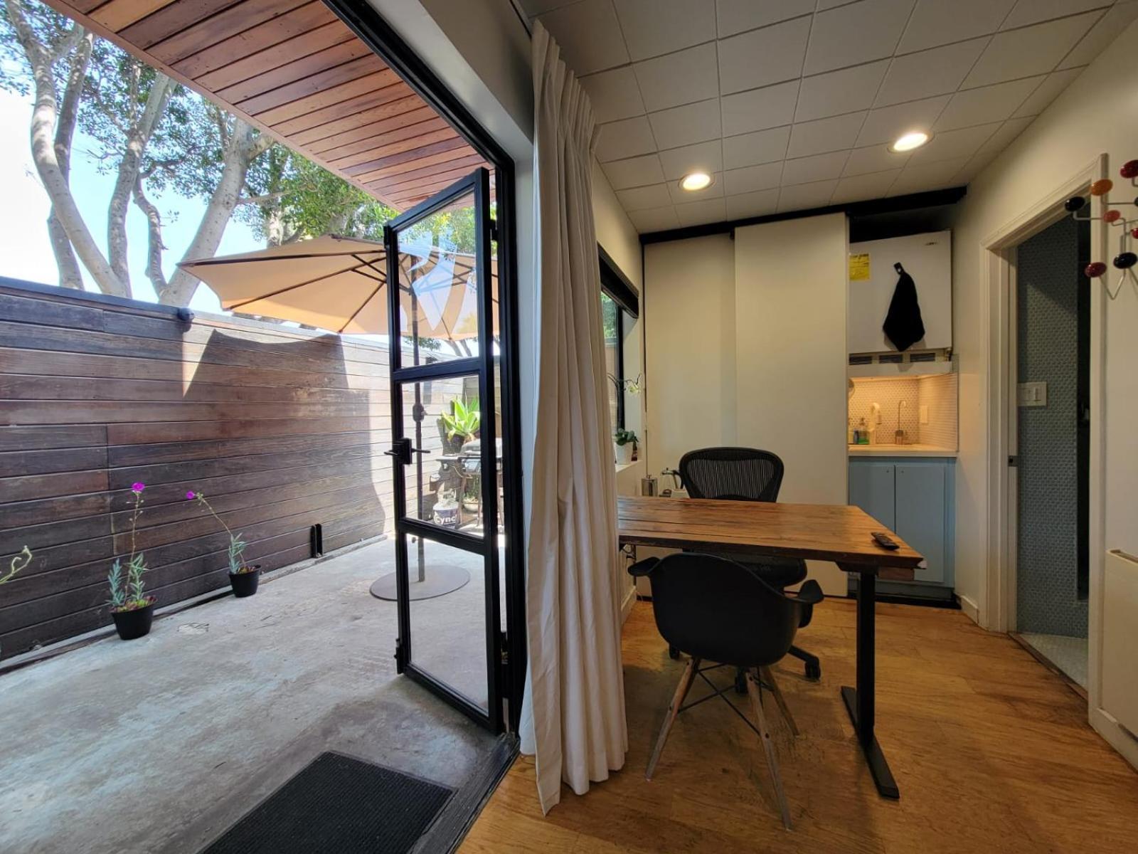 Venice With Large Private Patio Steps To The Сasa de vacaciones