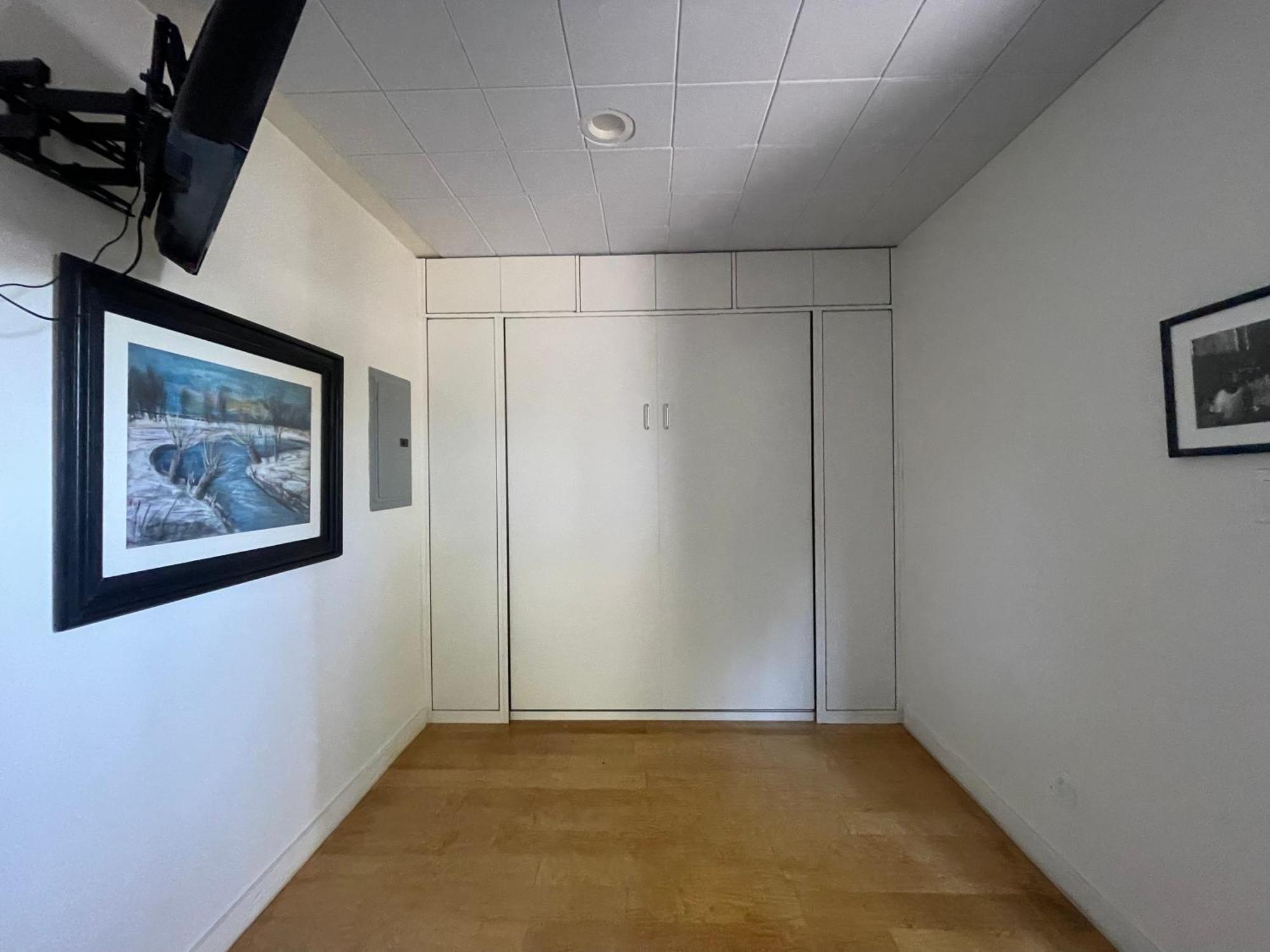 Venice With Large Private Patio Steps To The