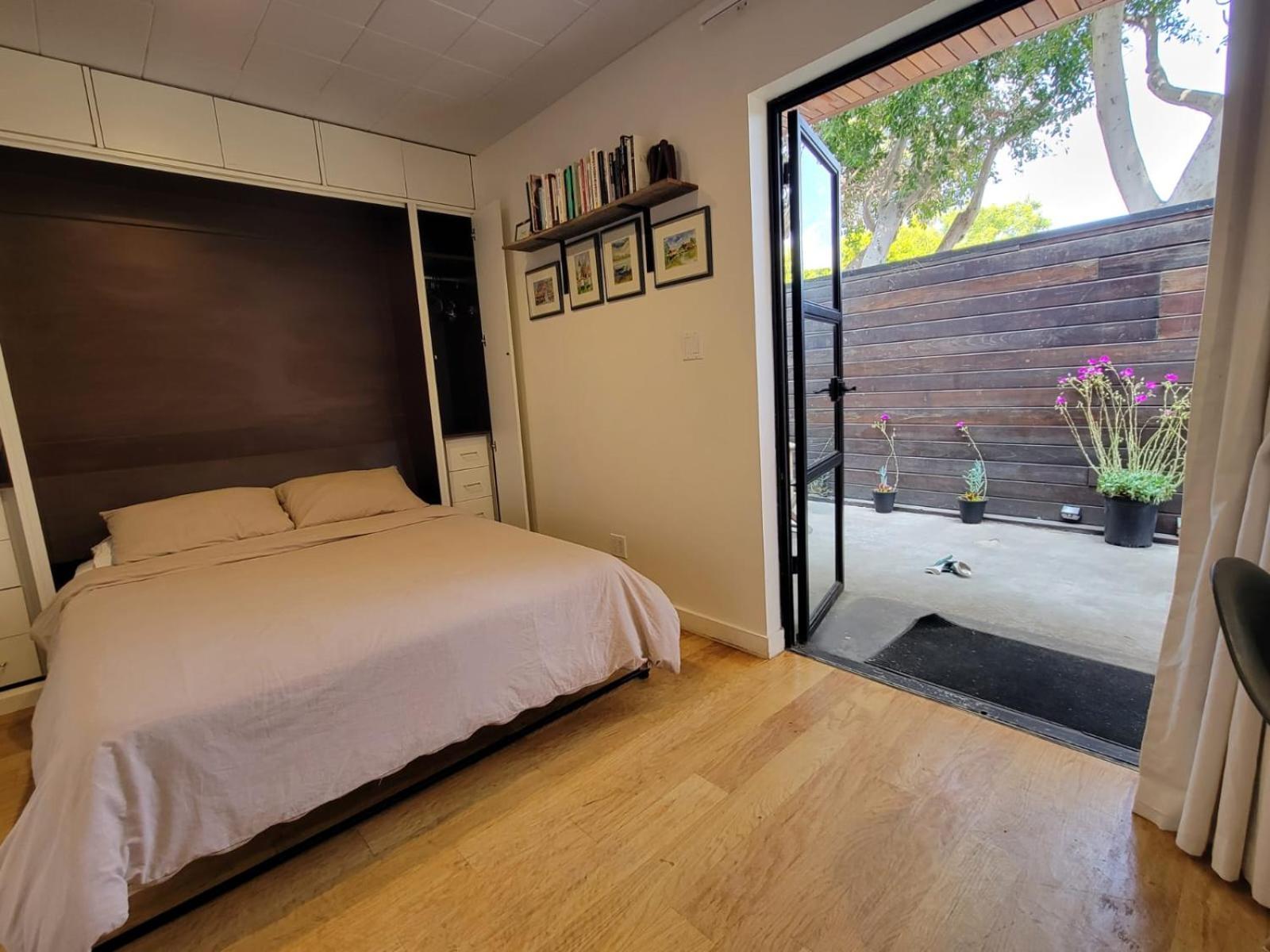 Hébergement de vacances Venice With Large Private Patio Steps To The